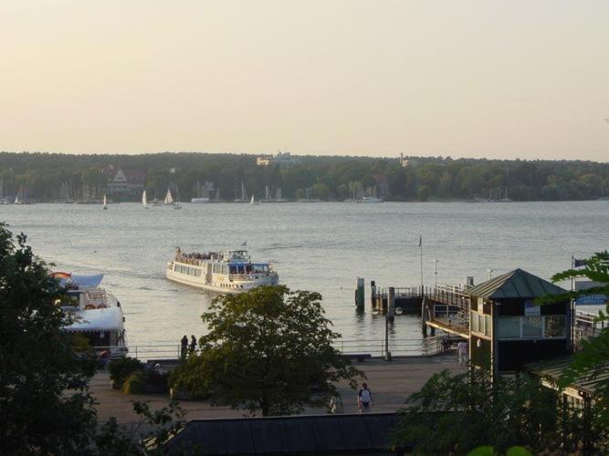 Cozy Apartment near Lake in Wannsee * Berlijn